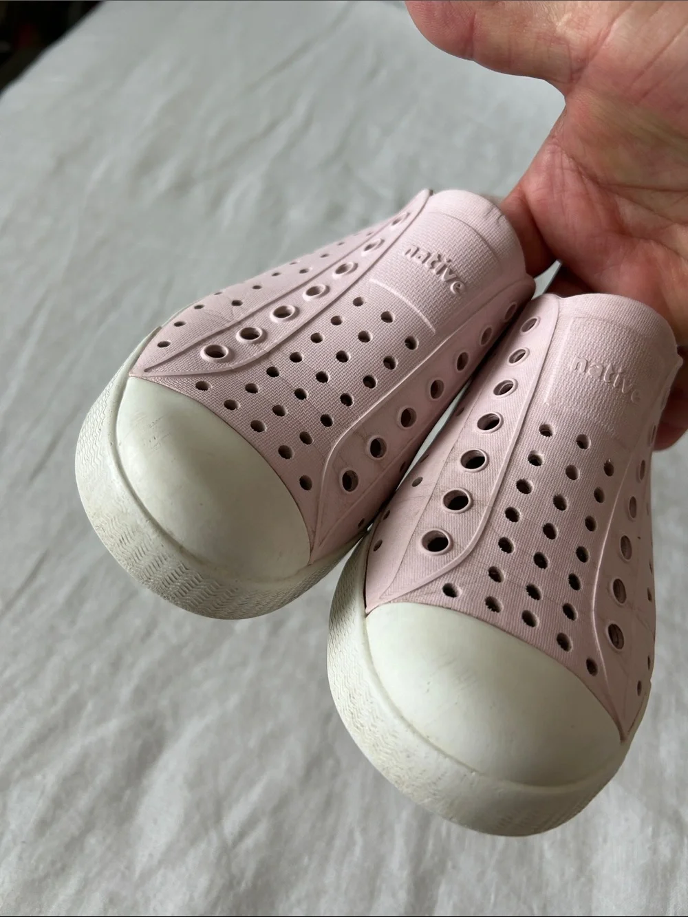 Native Jefferson Kids Water Shoes in Pale Pink with White Toe, Sz.C12. Good Con.